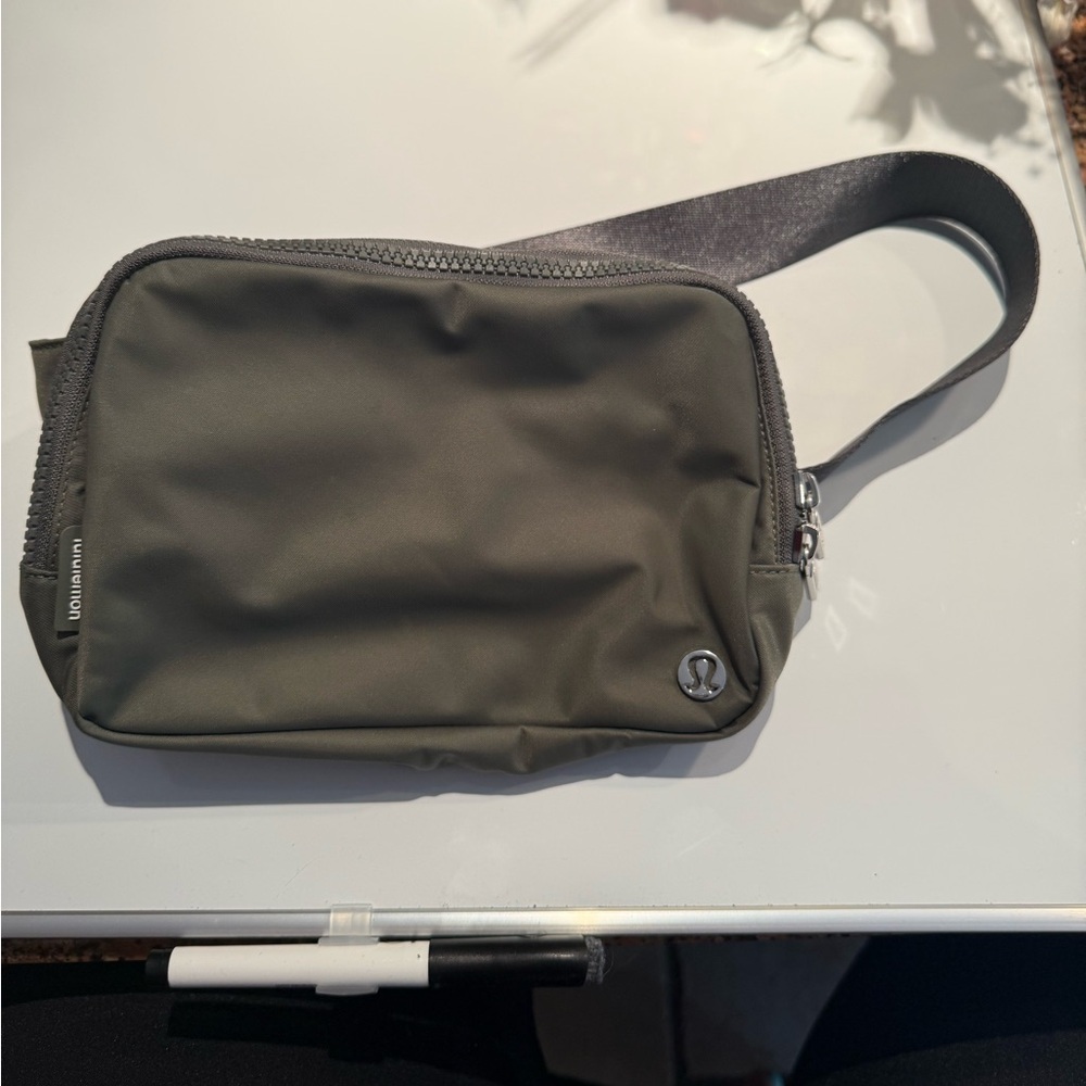 lululemon athletica Olive Belt Bag